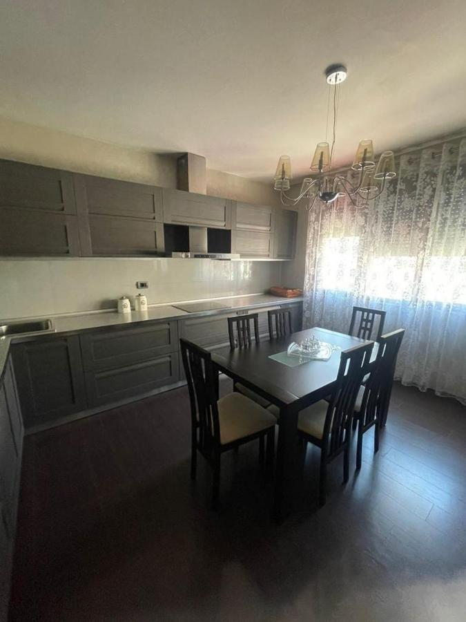 Luxury Apartment City Centre Tirana Eksteriør billede